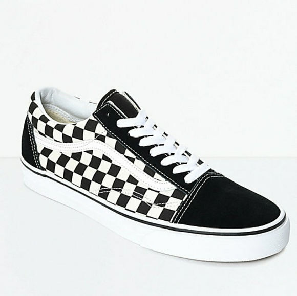 black low top checkered vans